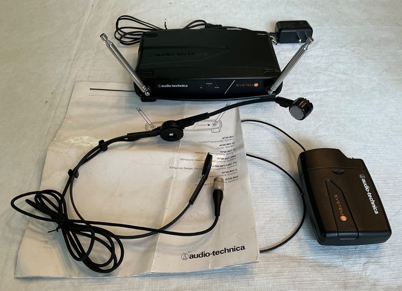 AUDIO-TECHNICA WIRELESS HEADSET MICROPHONE SYSTEM 8 ATW-801/H