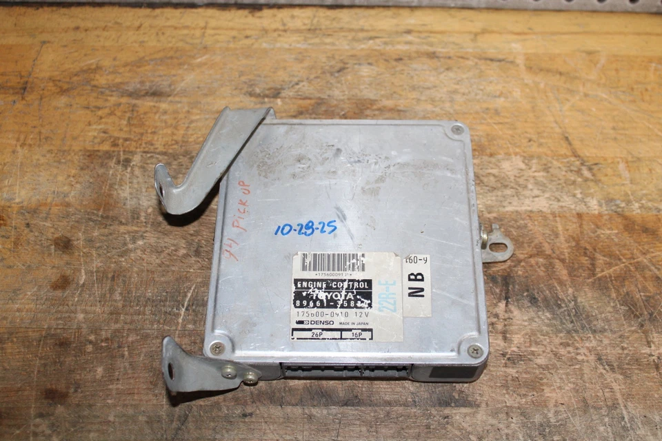 1994 94 Toyota Pickup 22r-e 2.4L M/T Engine Control Module 89661-35820 Foto 2 de 4