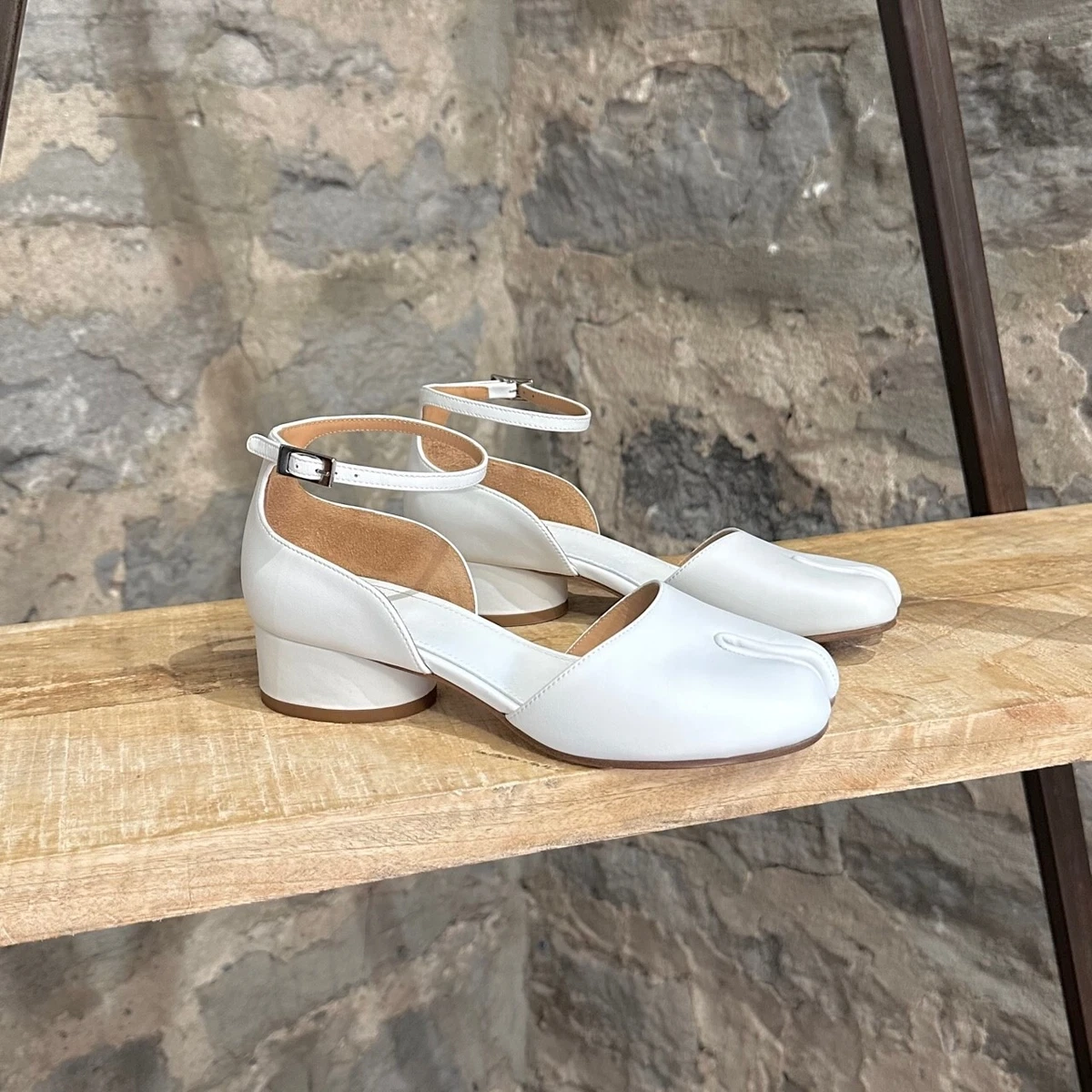 Margiela white tabi hotsell