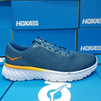 hoka one one cavu 2 running sneaker