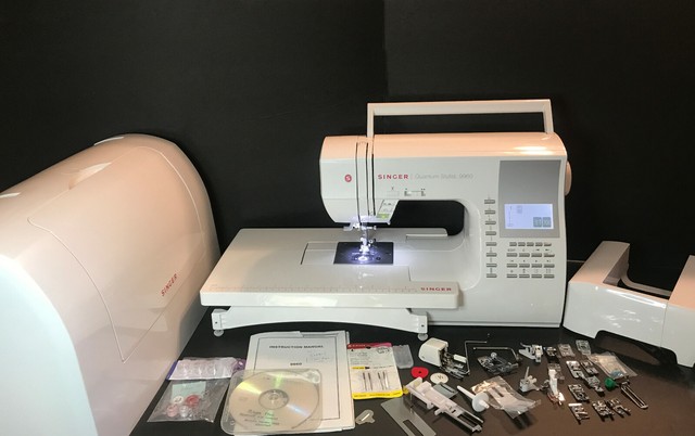 SINGER 9960 Computerized Sewing Machine with 600 stitches and LCD