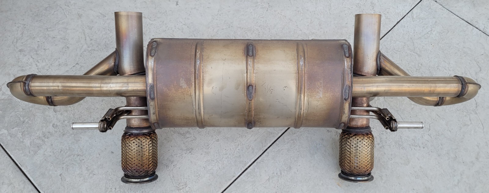 Lamborghini Huracan Performante / Evo Factory OEM Muffler / Silencer 4t0251051b