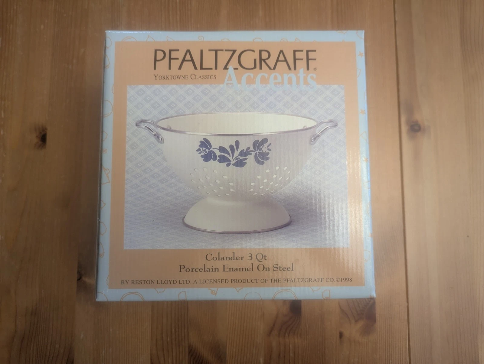 Pfaltzgraff Yorktowne Vintage Colander New with Box