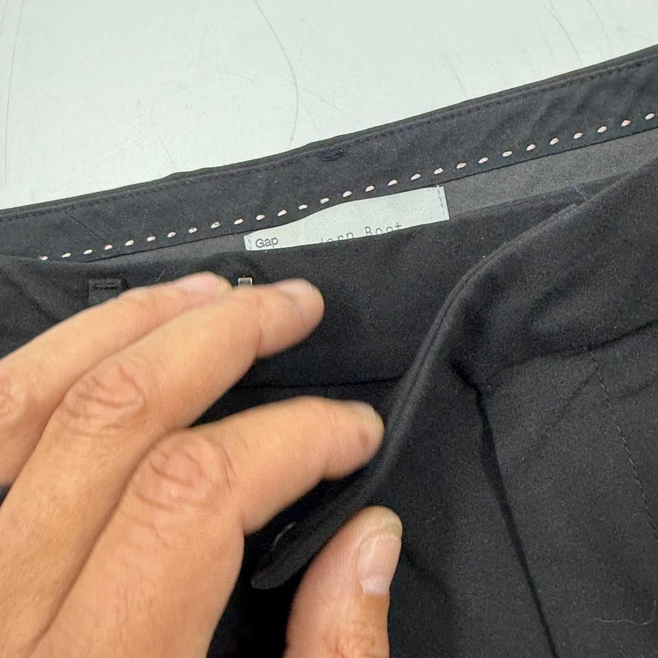 Calça GAP Feminina Moderna Bota Ajuste Regular 8 Preta Algodão Elástico Bootcut DressFX - Imagem 3 de 4