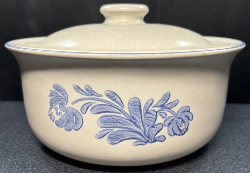 VTG Pfaltzgraff Yorktowne 2 Qt Stoneware Covered Casserole Baking Dish With Lid