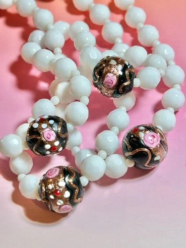 Vintage Faceted Milk & Venetian Murano Wedding Cake Glass Beaded Necklace 27 in