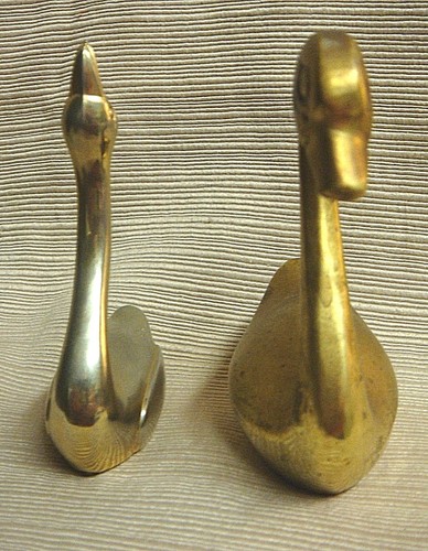 2 SMALL VINTAGE SWANS - Solid Brass Made in India & Silver Plated - Picture 4 of 8