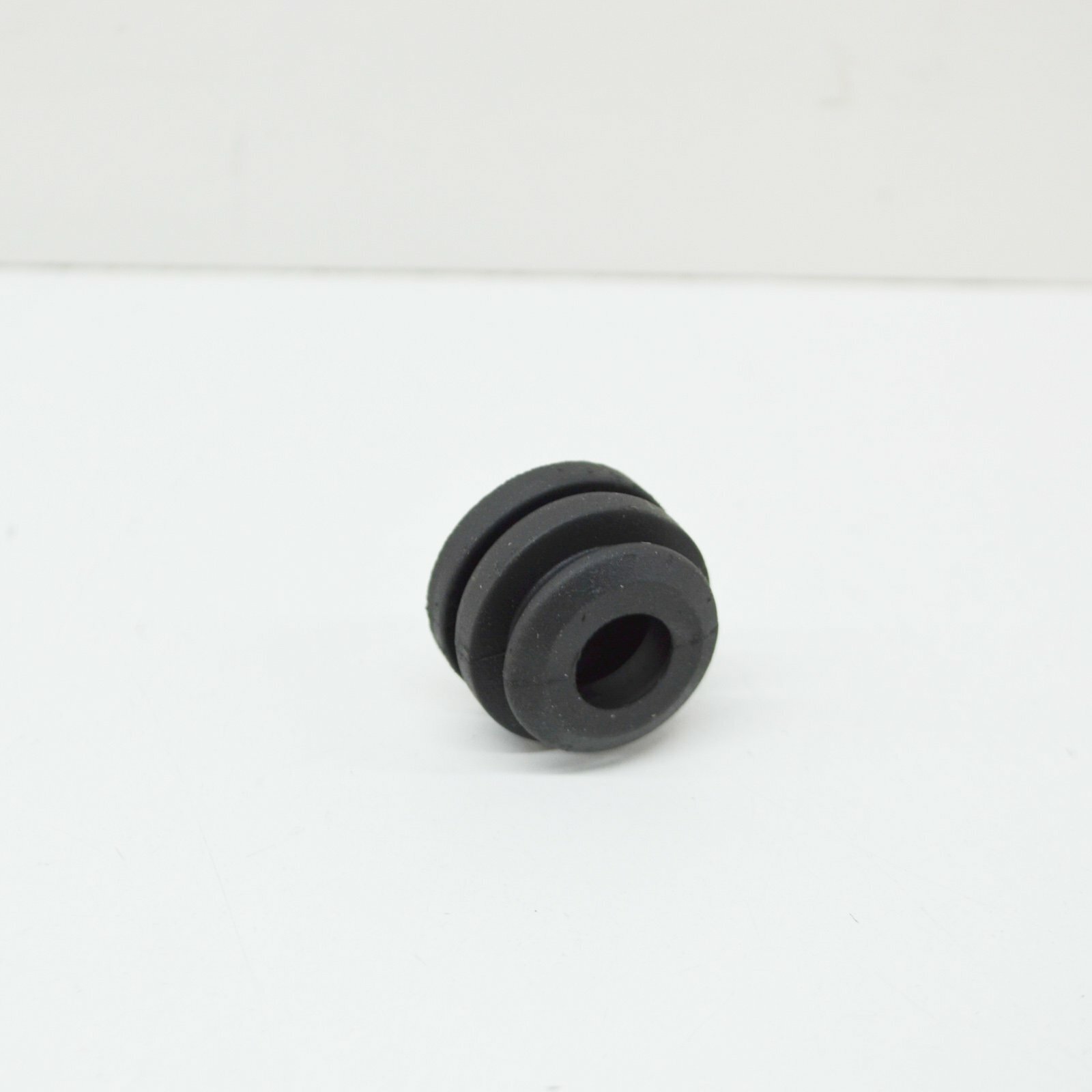 AUDI A3 8P Engine Cover Grommet 038103638K NEW GENUINE eBay
