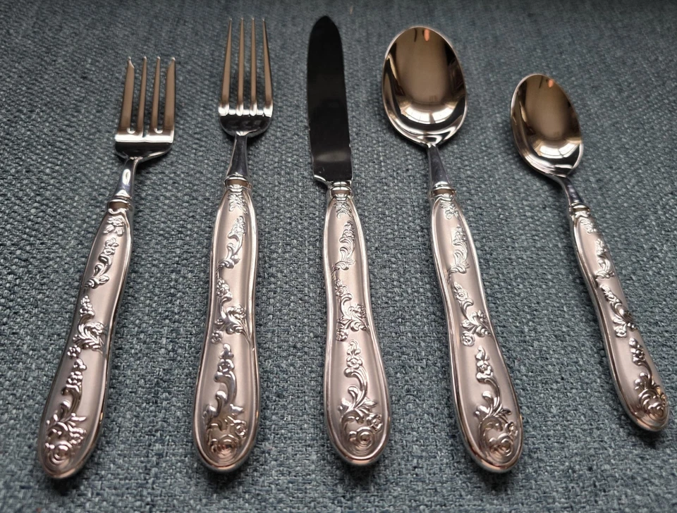 Nueva Caja Ricci Argentieri Juego de Cubiertos 5 Piezas Patrón Botticelli Acero Inoxidable 18/10 Foto 2 de 4