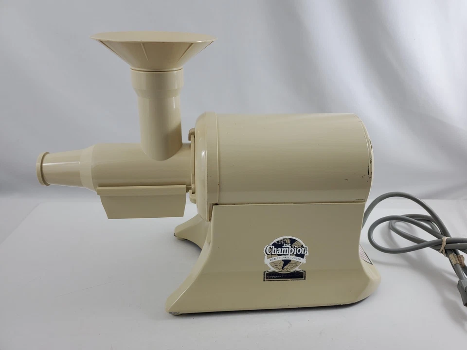 Exprimidor The Champion NG-853S Almond World’s Finest Model Masticating de alta resistencia Foto 2 de 4