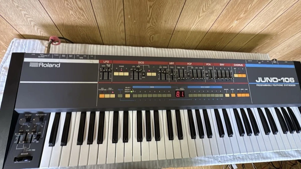 Roland JUNO-106 61-Keys 6 Voice Programmable Polyphonic Synthesizer Vintage - Image 2 of 4