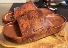 New Nike Calm Slide Print Sandals Men's 10 / Women's 11, Color: Cinnamon/Monarch