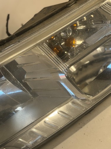2011-2017 DODGE JOURNEY FRONT RIGHT PASS SIDE HEADLIGHT LENS ASSEMBLY USED OEM - Picture 8 of 14