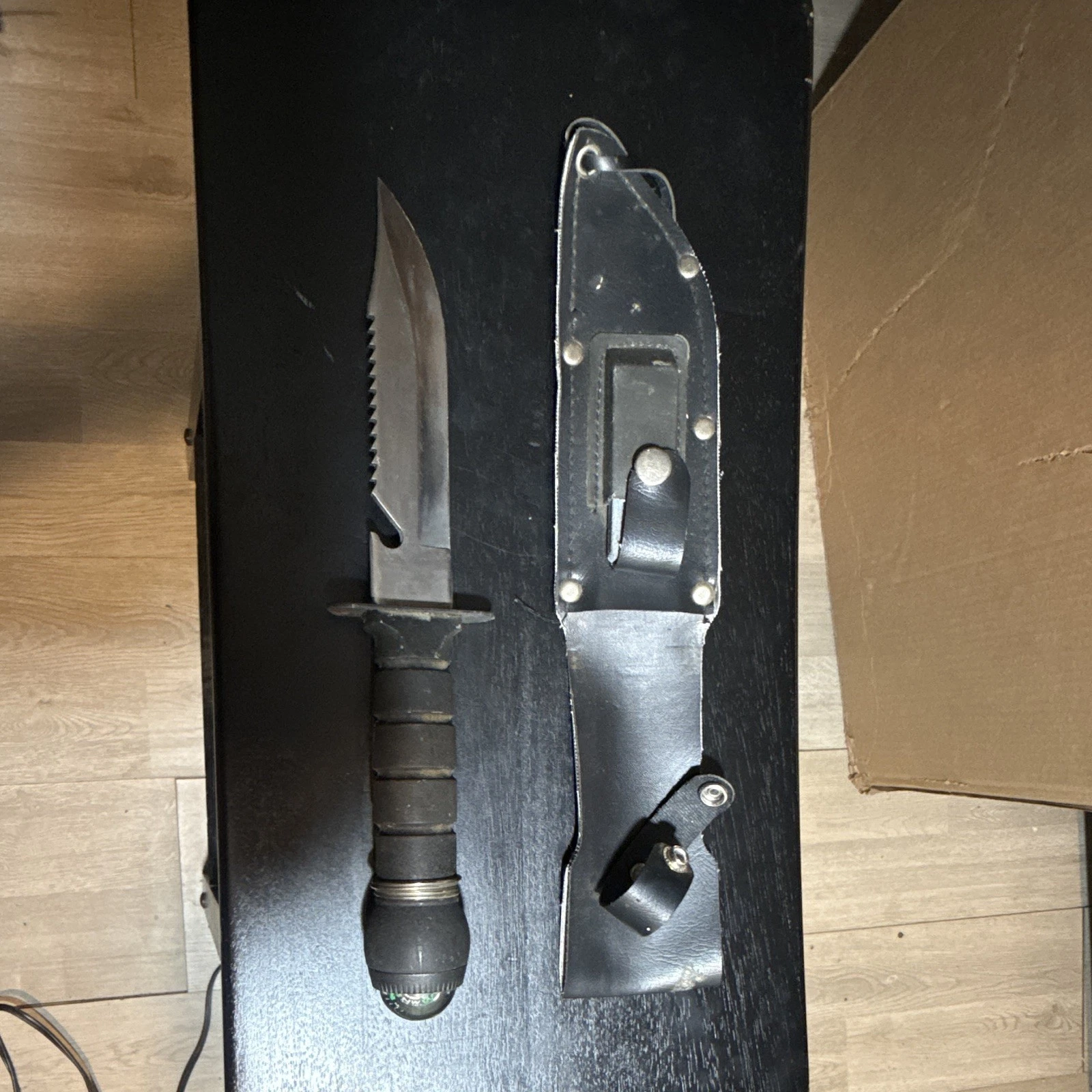 Fixed Blade Survival Knife 4.5in Stainless Partially Serrated w/ Sheath
Opens in a new window or tab