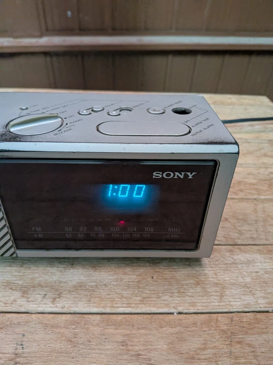 Radio despertador vintage Sony Digimatic ICF-C16W AM/FM años 80