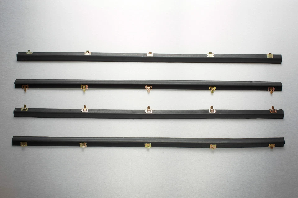 Datsun 720 para Nissan línea de cinturón de puerta largo 77 cm sin ventilación ventana sello de resistencia Foto 2 de 4