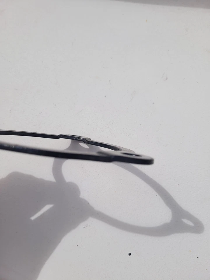 Suporte de torre 2010 Infiniti G37 conversível fabricante de equipamento original - Imagem 3 de 3