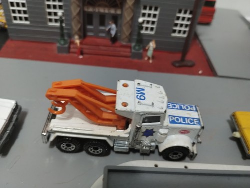 Vintage 1981 MATCHBOX TOY PETERBILT HIGHWAY POLICE TOW TRUCK White And 1:80 - Picture 4 of 6
