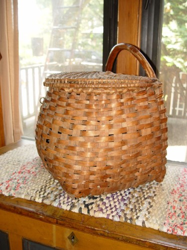19th c Folk Art Hand Woven Swedish Basket - Picture 2 of 9