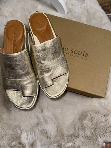 Gentle Souls by Kenneth Cole Gold Gisele 65 Sporty Slide Shoes Womens Size 7 - Picture 3 of 6