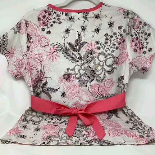 Los Angeles Rose Womans Medical Scrub Top Short Sleeve Size X-Small Pink Floral - Picture 3 of 4