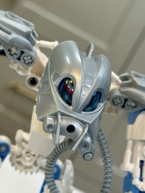 LEGO Bionicle Toa Mahri Set 8915 TOA MATORO + 2 McD&rsquo;s Minis: Toa Kongu & Kalmah*