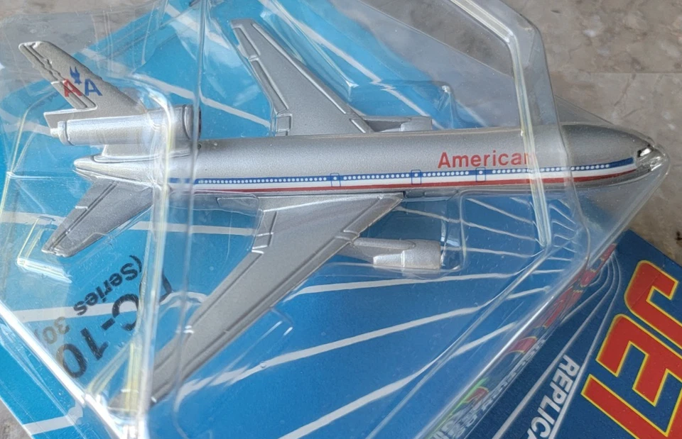 VINTAGE NEW 1987 ERTL JET TRAN DIECAST AMERICAN AIRLINES DC-10 FACTORY SEALED - Image 4 of 4