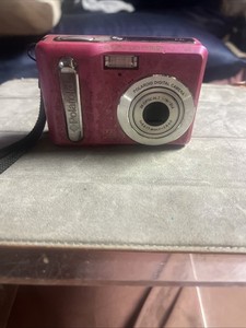 Polaroid T730 7.0MP Digital Camera - Red