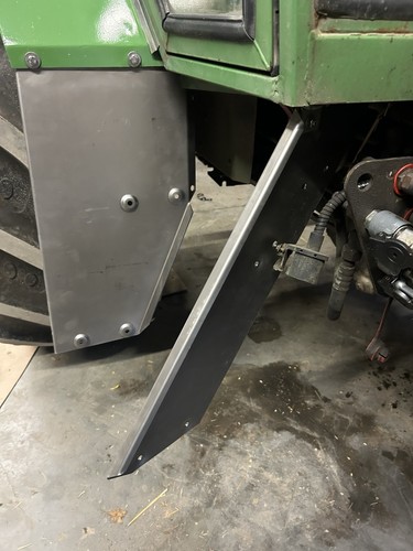 Fendt Trittstufenbleche Hinten Rechts - Bild 8 von 14