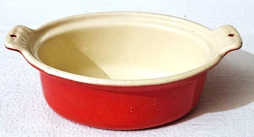 VINTAGE CAST IRON & ENAMEL SMALL GRISWOLD BAKING CASSEROLE DISH 86 / RED & CREAM