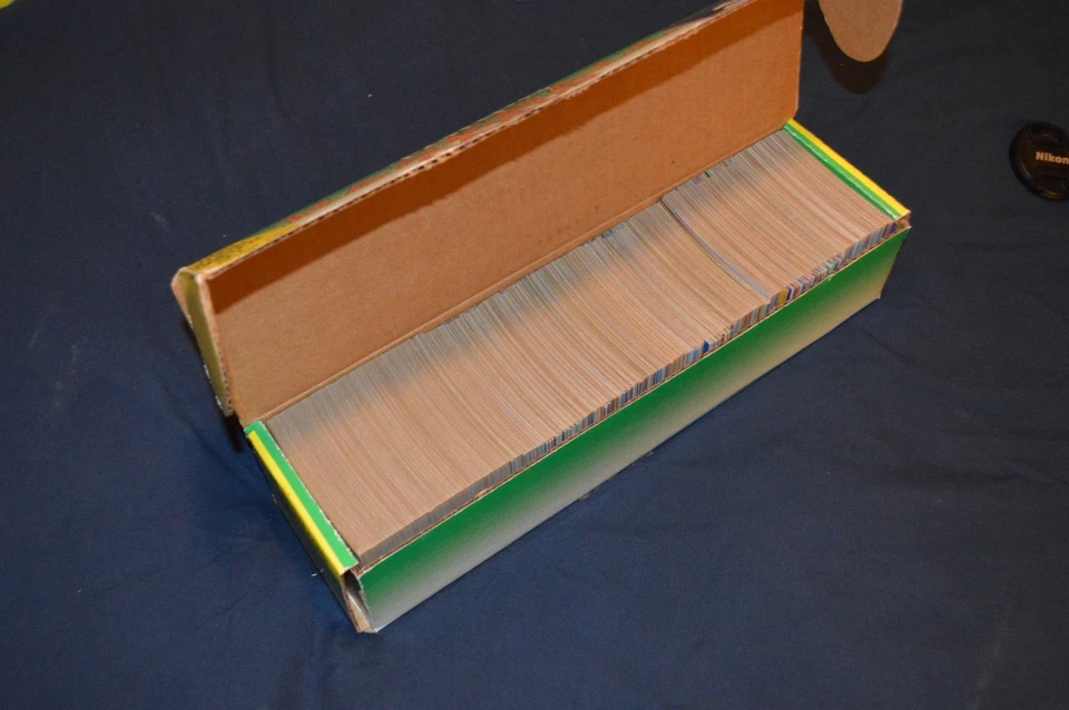 1990 Topps Baseball Official Complete Set, Unsealed, Tape intact, Box 792 Cards - Image 2 of 4