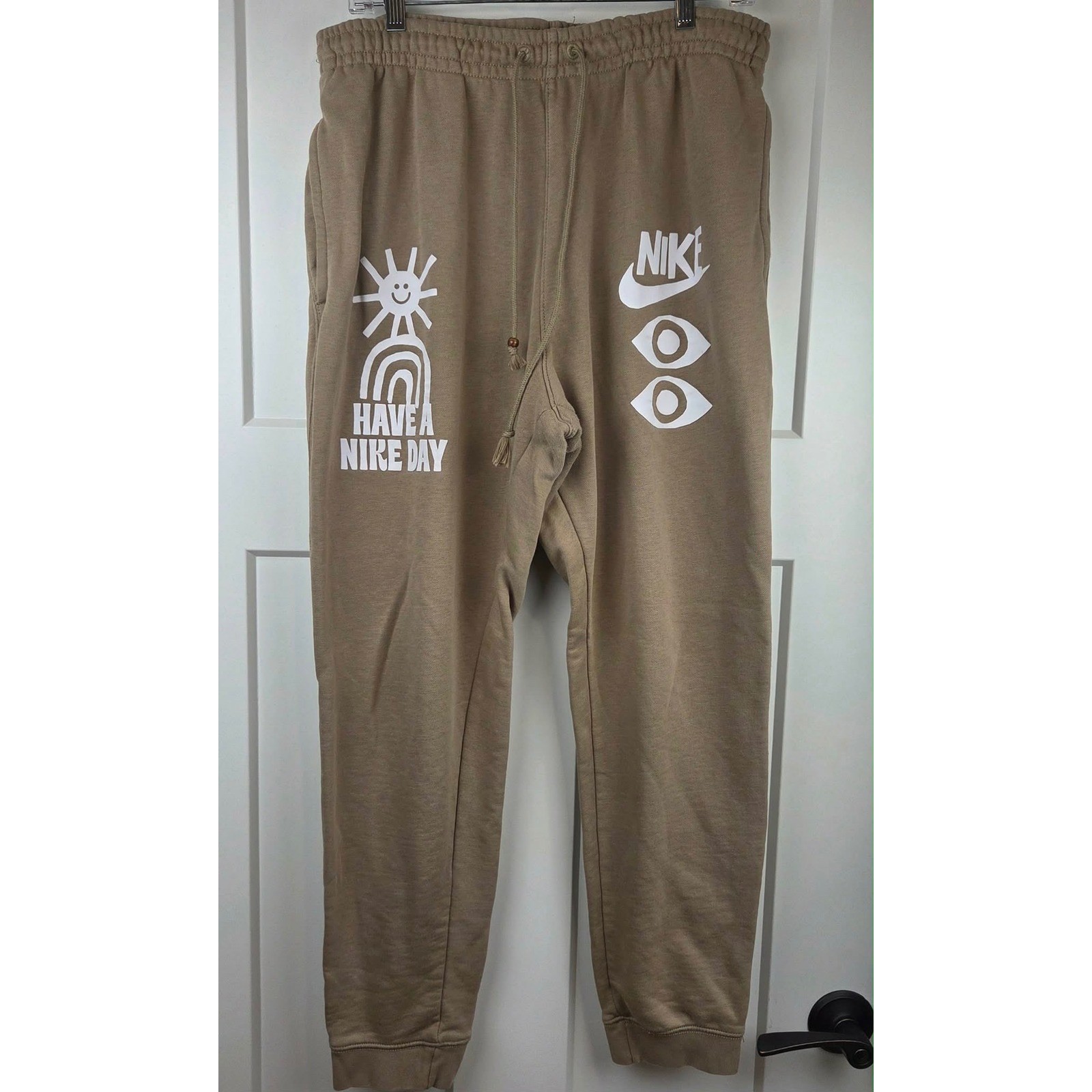 Nike Mens HBR Tan "Have A Nike Day" Graphic Sweatpants Size Large French Terry