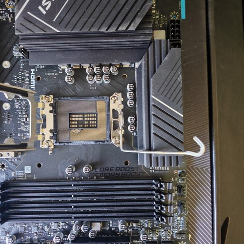 *** Faulty*** Msi PRO B760-P WIFI DDR4 II Socket 1700/B760/Ddr4 - Afbeelding 9 van 11