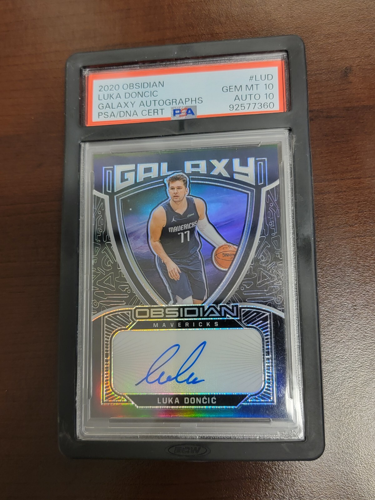 Luka Don i Dallas Mavericks 2020 Obsidian Luka Doncic Galaxy Auto 2/99 PSA 10 Auto 10 Pop 1 