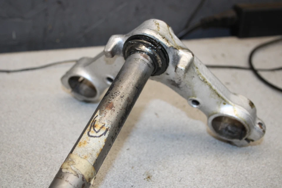 Honda SL100 1972 Motosport horquilla delantera abrazadera inferior triple árbol vástago B1-1465.Zq Foto 3 de 4