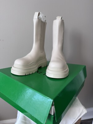 NEW Bottega Veneta Lug Boots - Women s 37,5 (US 7,5) Cream White - Original Box