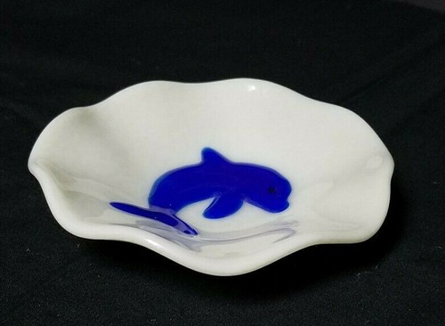 Dolphin Dish 4 1/2" Fused Glass Plate Jewelry Candy Bowl Julie Johnson Hawaii - Picture 4 of 7