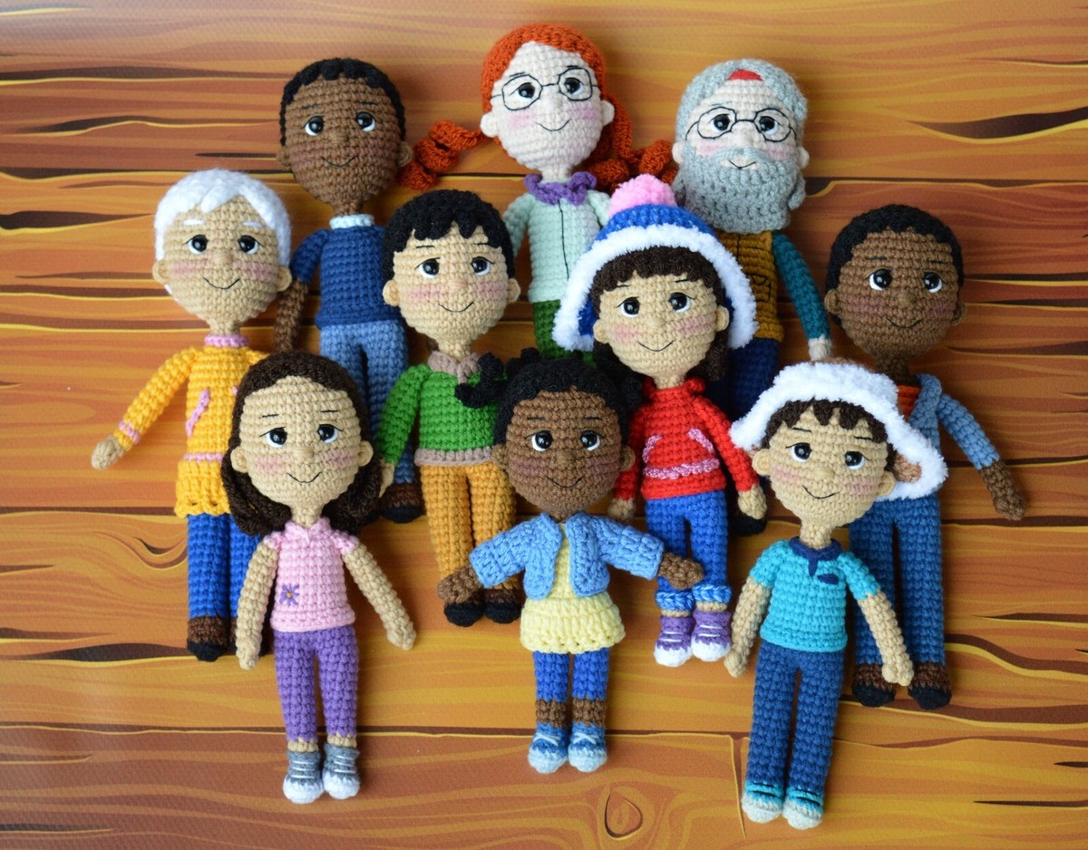 Molly of Denali and family, Crochet Dolls, Take doll with you