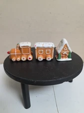 Cracker Barrel Gingerbread Train  Cristmas Salt Pepper And Gingerbread House (3)