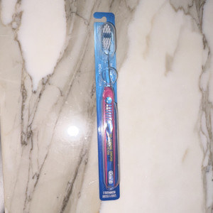 Oral-B Indicator Regular Toothbrush Soft Nylon Bristles Blue/Pink