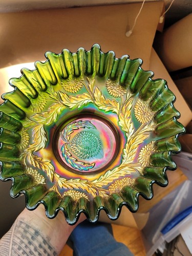 Nice Fenton Green Carnival Glass Ten Mums Pattern CRE Edge Bowl - Picture 3 of 21