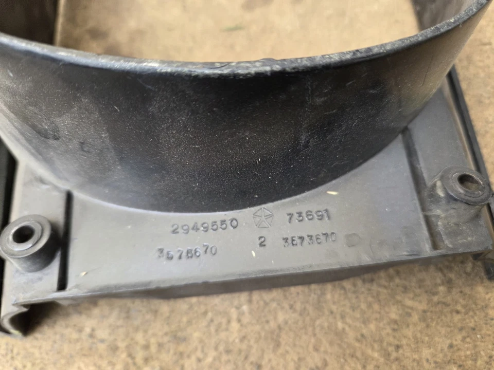 Dodge Dart Demon Rh 1970 71 faros bisel puerta cubierta moldura Mopar 2949550 Foto 2 de 3