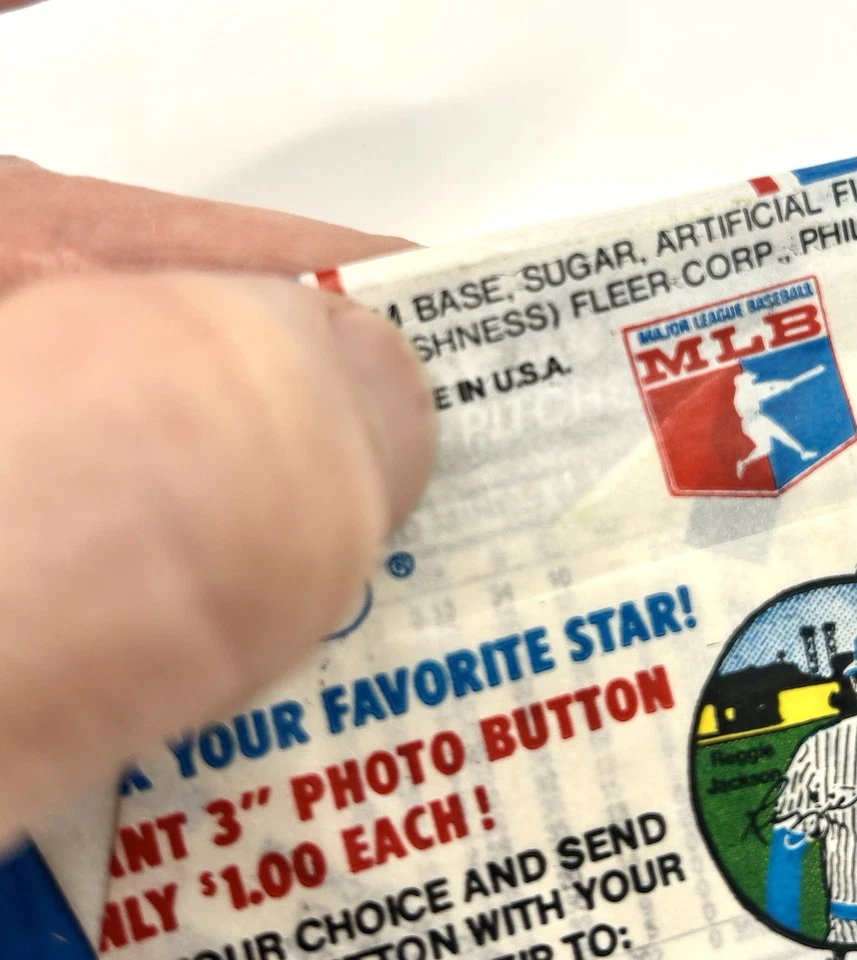 1981 Fleer Baseball Star Stickers Wax Pack TOM SEAVER Showing Back - Image 3 of 4