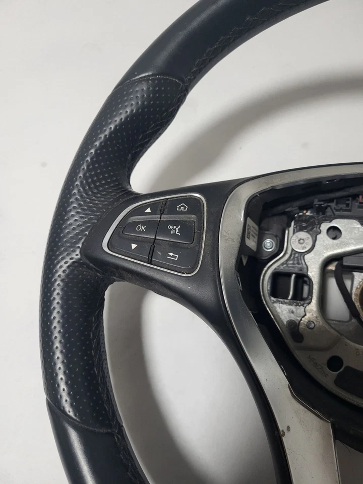 15-18 MERCEDES BENZ C300 VOLANTE OEM# A 000 460 18 03 9E38 Foto 2 de 4