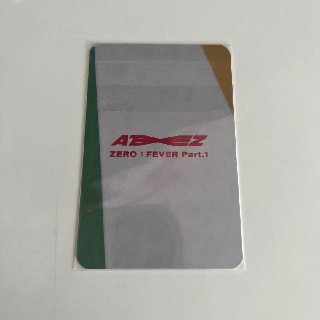 ATEEZ zero fever part 1 hongjoong Trading photo card apple ATEEZ zero fever part 1 hongjoong Trading photo card apple