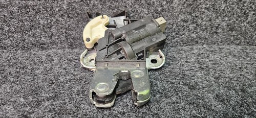  VOLKSWAGEN &  AUDI REAR TRUNK LATCH   4F5827505D 