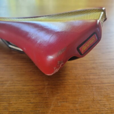 Vintage Red Ferrari Engineering Selle Italia Novus Saddle Carbon