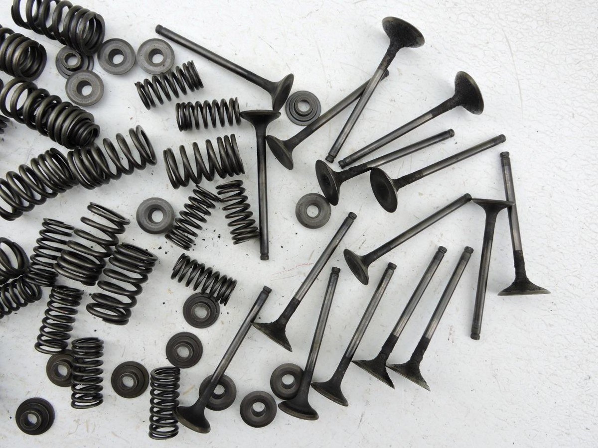 Valve Springs and Collars Vintage 1980's Kawasaki ZX900