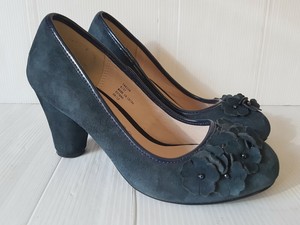 ladies navy shoes size 4