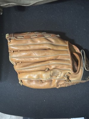 Wilson A2954 12  Baseball Glove RHT Basket Web Professional Leather Youth